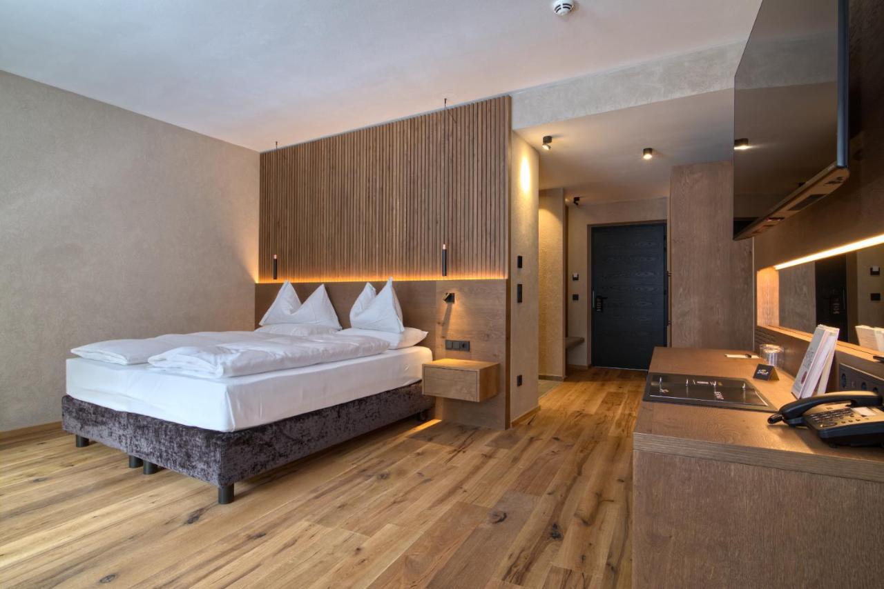 Bonfanti Design Hotel Chienes Exterior foto